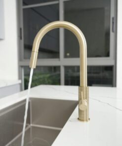 Hình ảnh thực tế vòi rửa bát nóng lạnh Konox Venice Gold có dây rút