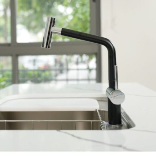 Vòi rửa bát nóng lạnh Konox Volta Black có dây rút 7 Hình ảnh thực tế vòi rửa bát nóng lạnh Konox Volta Black có dây rút