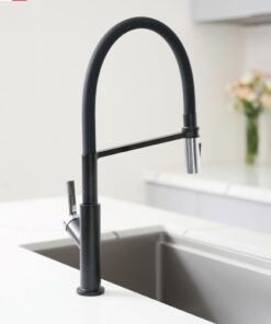 Hình ảnh thực tế vòi rửa bát thân mềm Tema Black