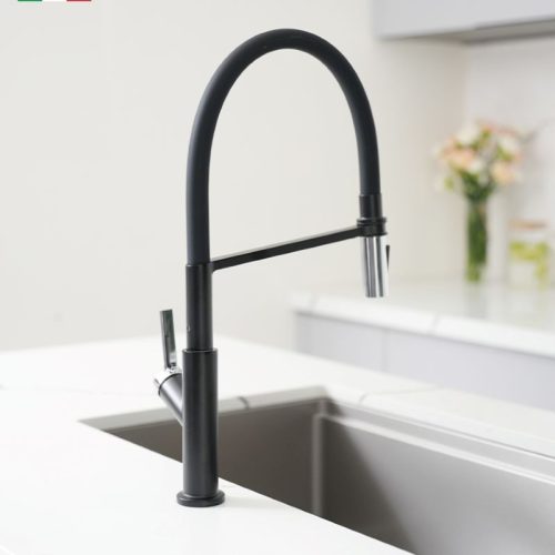 Hình ảnh thực tế vòi rửa bát thân mềm Tema Black