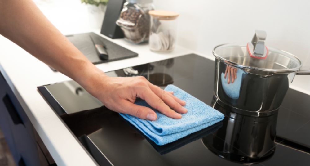 Vệ sinh và bảo quản bếp từ Chefs