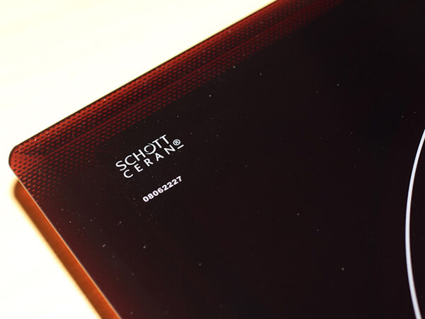 Bếp từ Faster có tốt không? 2 Mặt kính bếp từ Faster