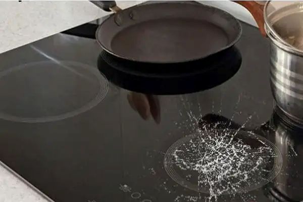 Thay mặt kính bếp từ Canzy 4 Nguyên nhân dẫn đến mặt kính bếp từ Canzy bị vỡ, nứt